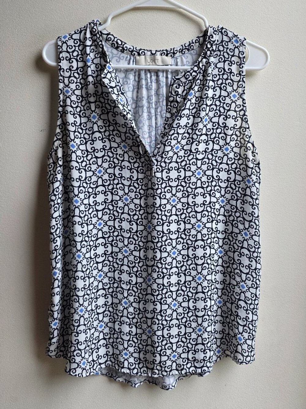 LOFT Geometric Print Sleeveless Blouse Size Medium
